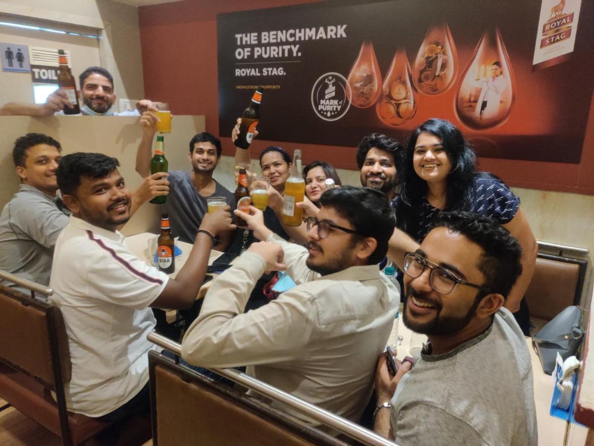 Nap Manor Hostels Mumbai Bagian luar foto
