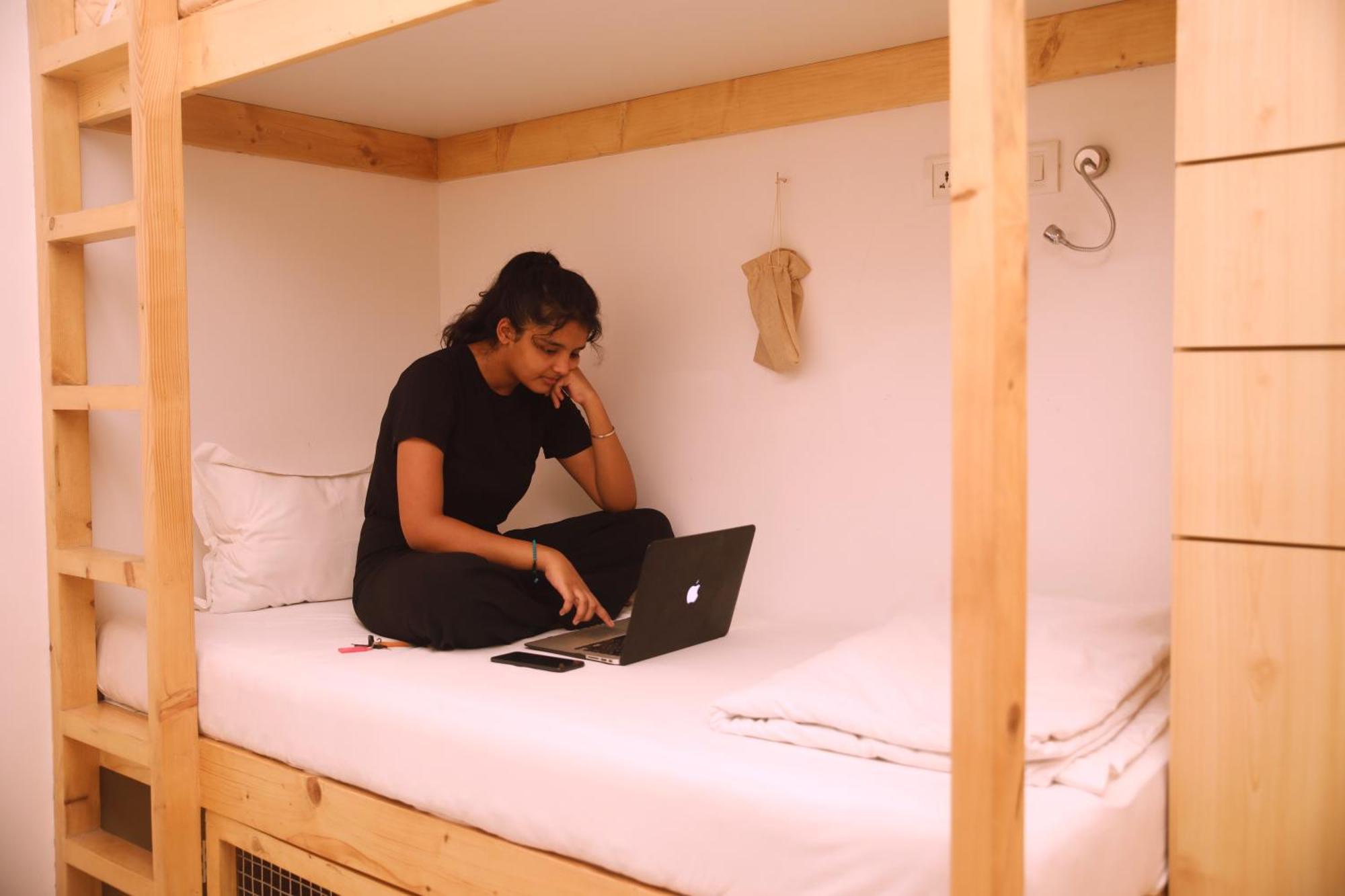 Nap Manor Hostels Mumbai Bagian luar foto