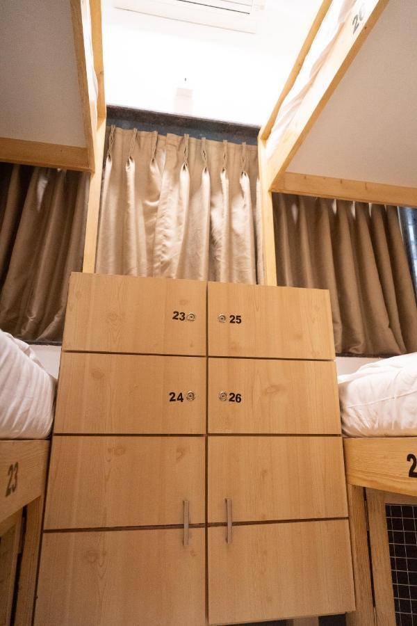 Nap Manor Hostels Mumbai Bagian luar foto