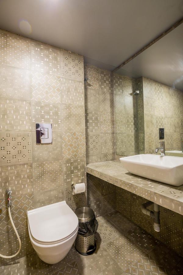 Nap Manor Hostels Mumbai Bagian luar foto