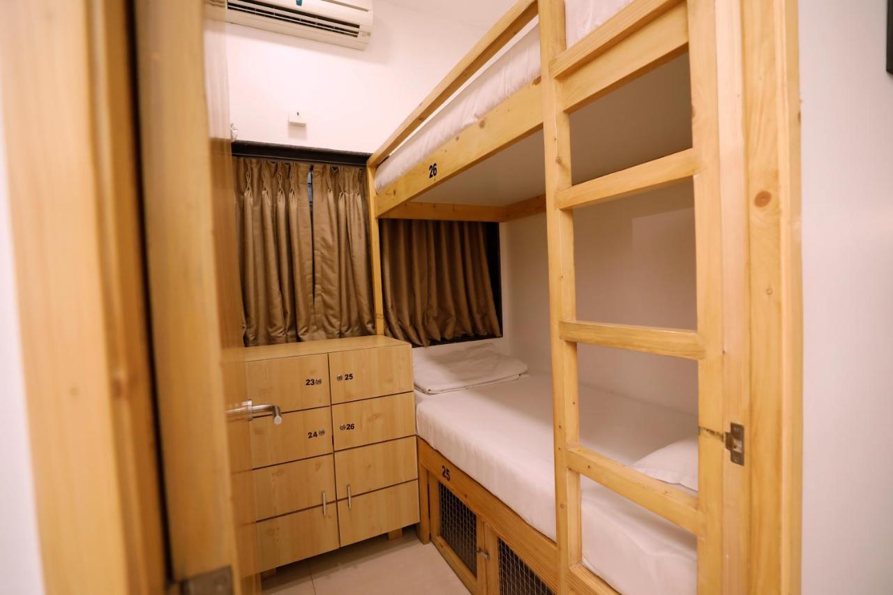 Nap Manor Hostels Mumbai Bagian luar foto