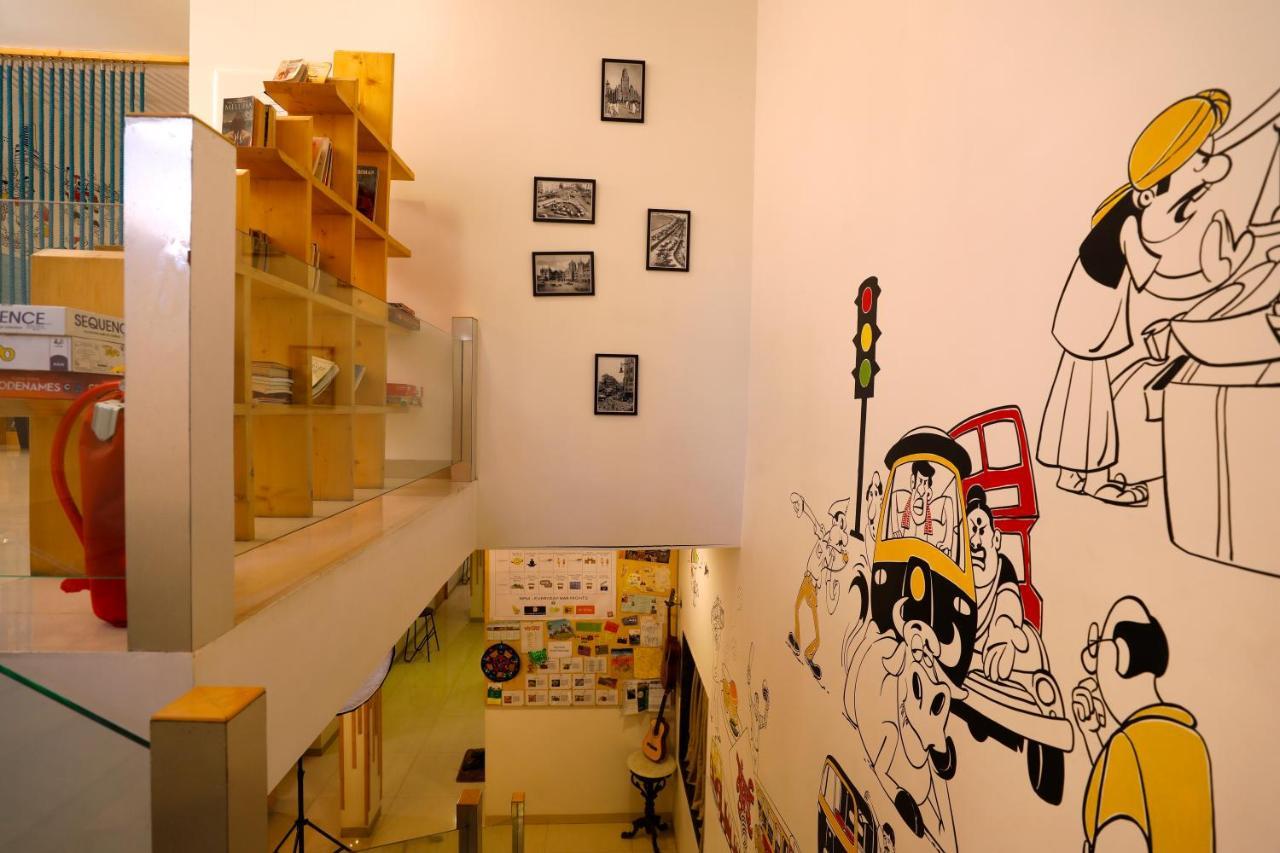 Nap Manor Hostels Mumbai Bagian luar foto